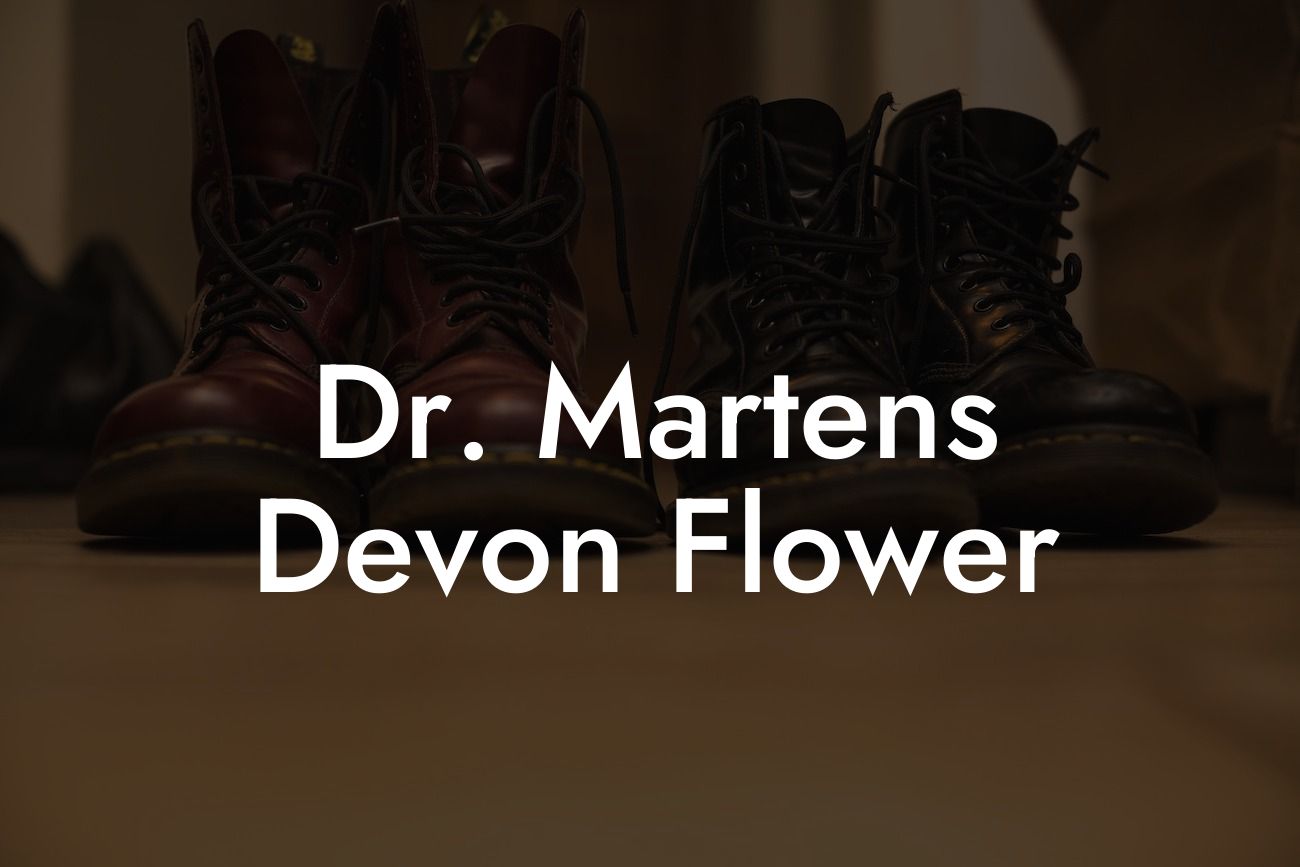 Dr. Martens Devon Flower