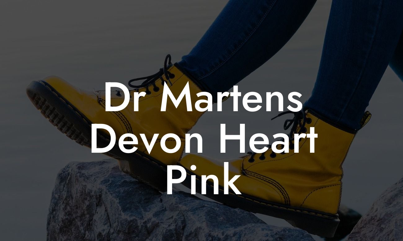 Dr Martens Devon Heart Pink